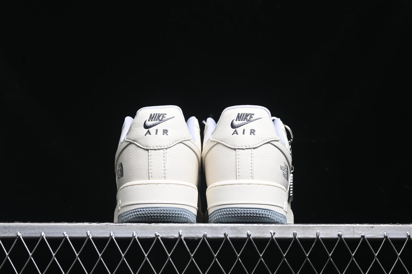 Low North Face Air Force 1'07